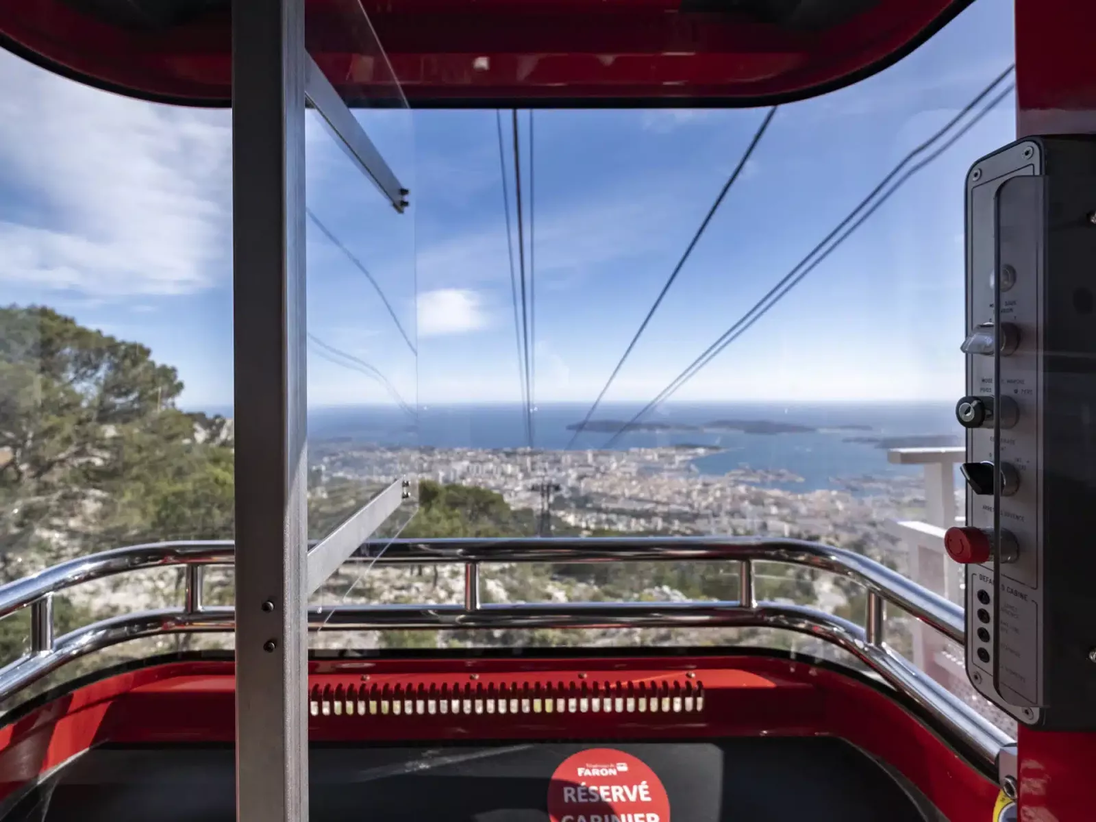 À 584 mètres au-dessus de Toulon, le Mont-Faron fait l’objet d’une vaste consultation citoyenne destinée à préparer son évolution à l’horizon 2030.